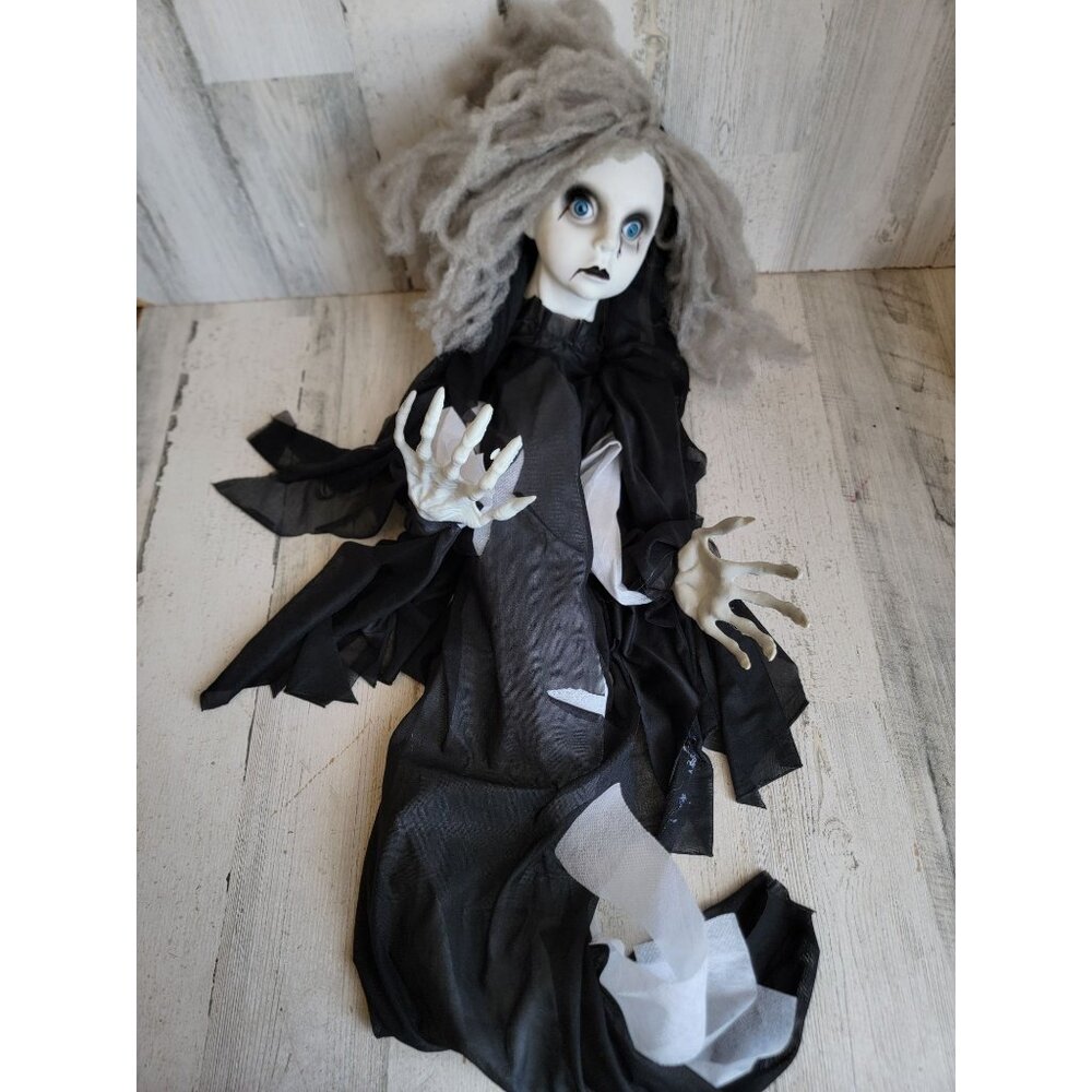 Scary Halloween witch hanging zombie‎ girl prop decor scary
